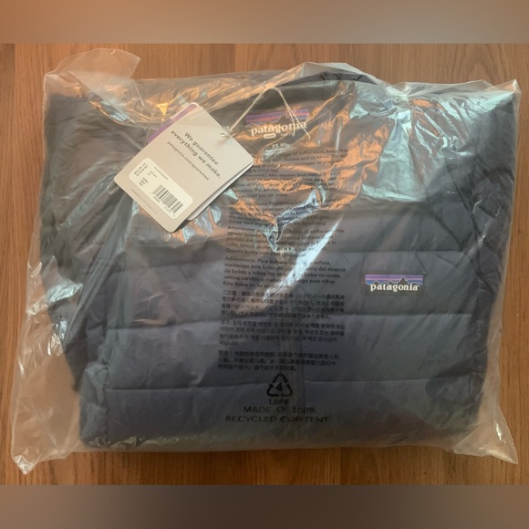 BNWT Patagonia Women's Down Sweater - Size XS - Navy - Jacket Outerwear Outdoor - Picture 2 of 16